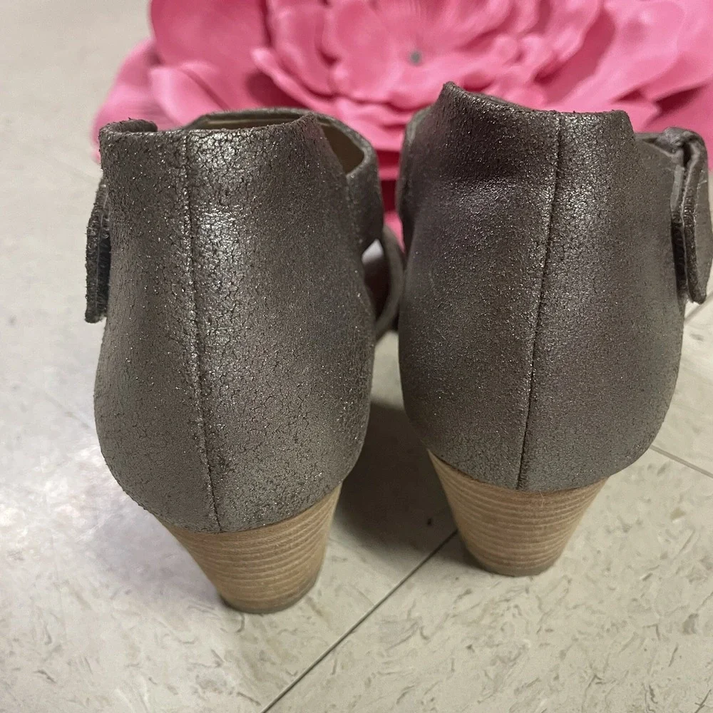 EILEEN FISHER Iris Metallic Leather Ankle Strap Block Heel Sandals Womens Sz 6.5